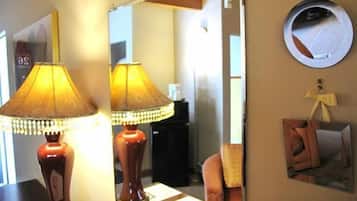 Suite Standard, 1 grand lit | Équipements de la chambre