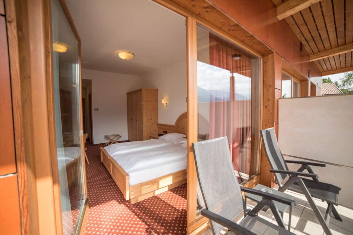 superior room | 1 bedroom, minibar, in-room safe, desk