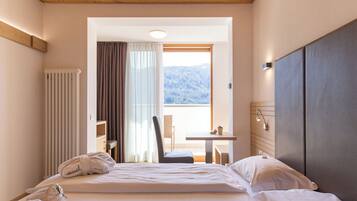 Superior-Zimmer | Minibar, Zimmersafe, Schreibtisch, kostenloses WLAN