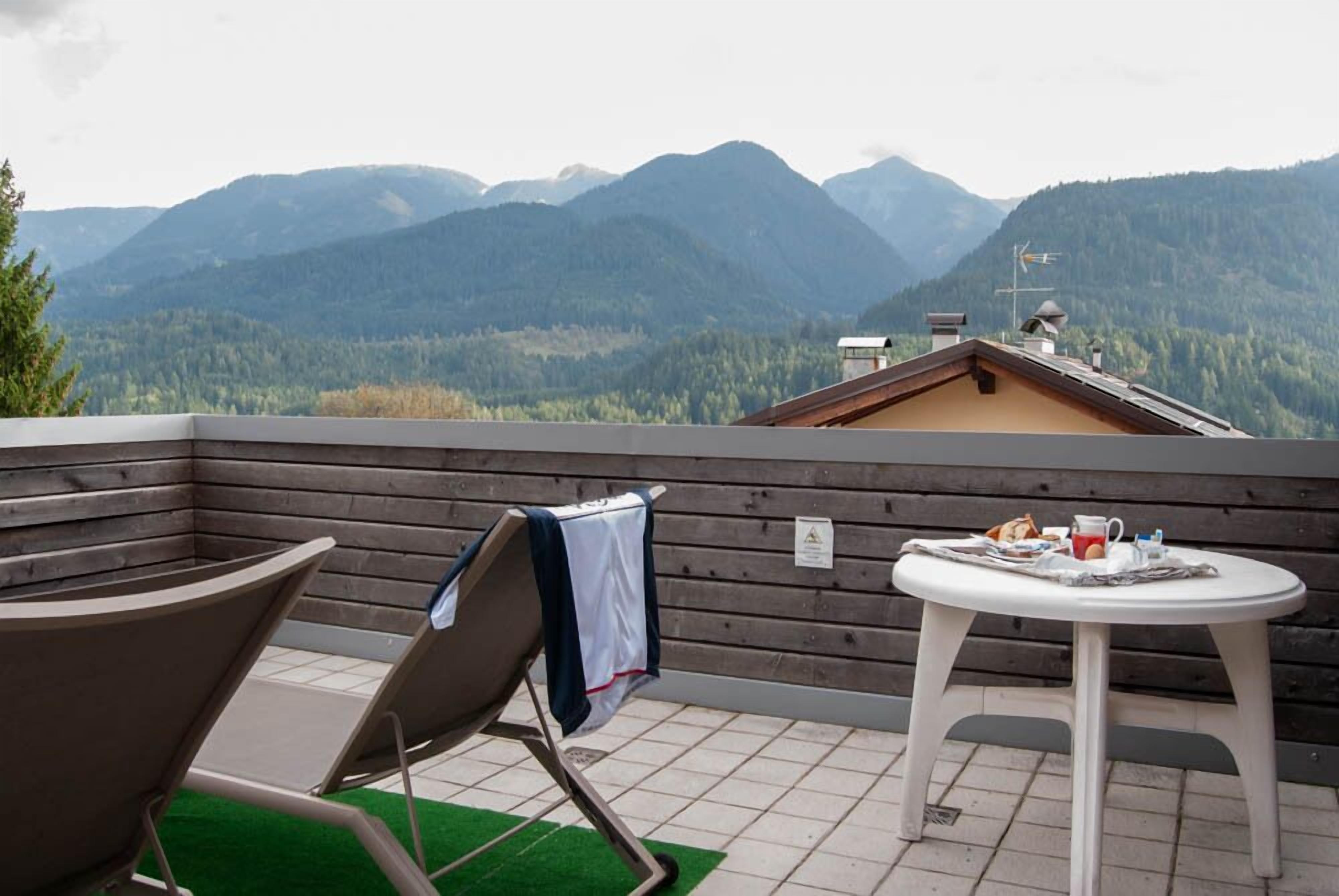 deluxe room | terrace/patio