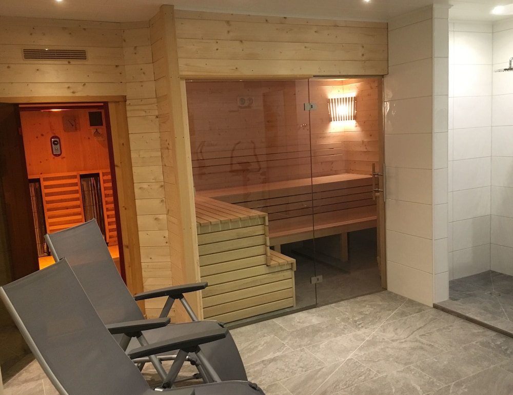 Landhotel Grünberg am See by null