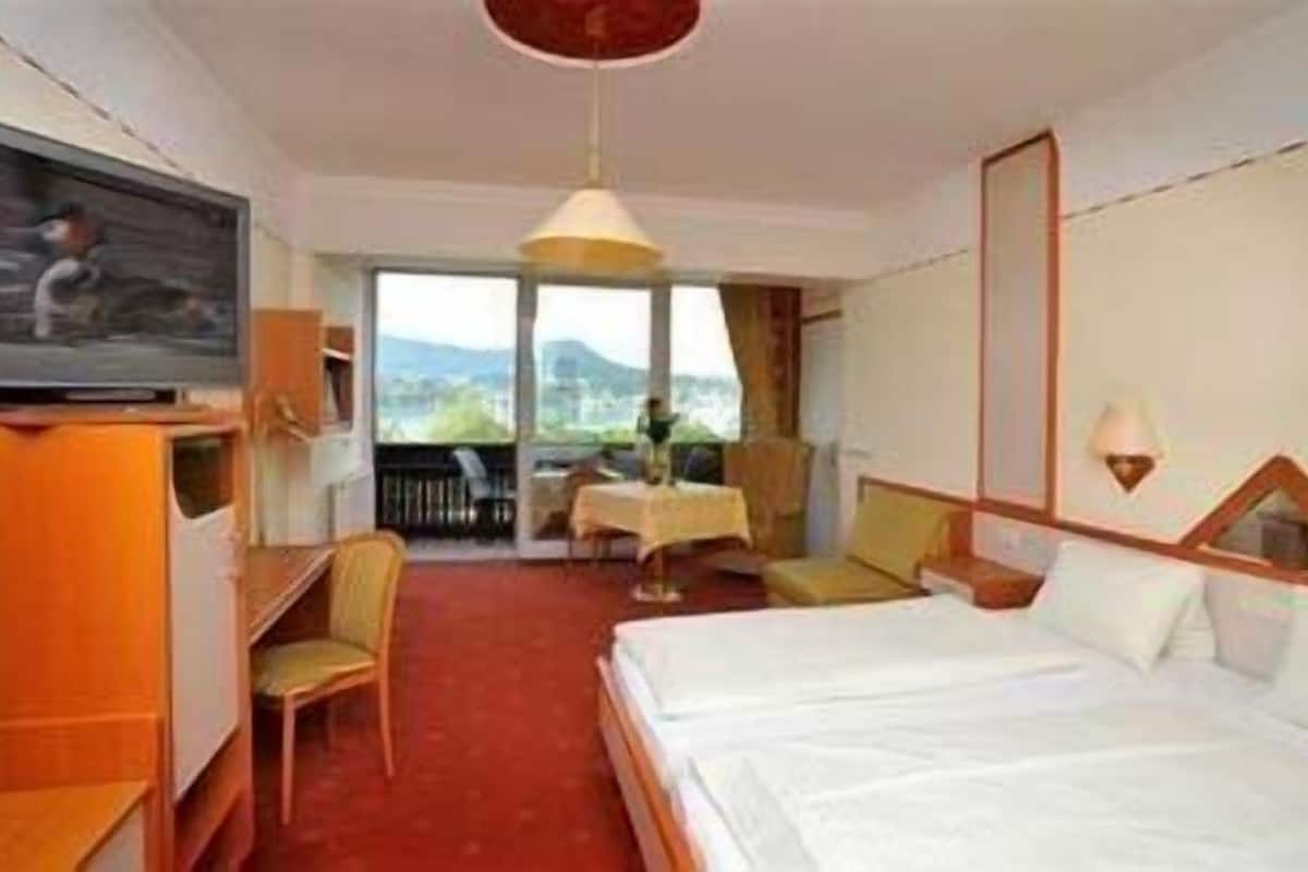 in-room safe, free wifi