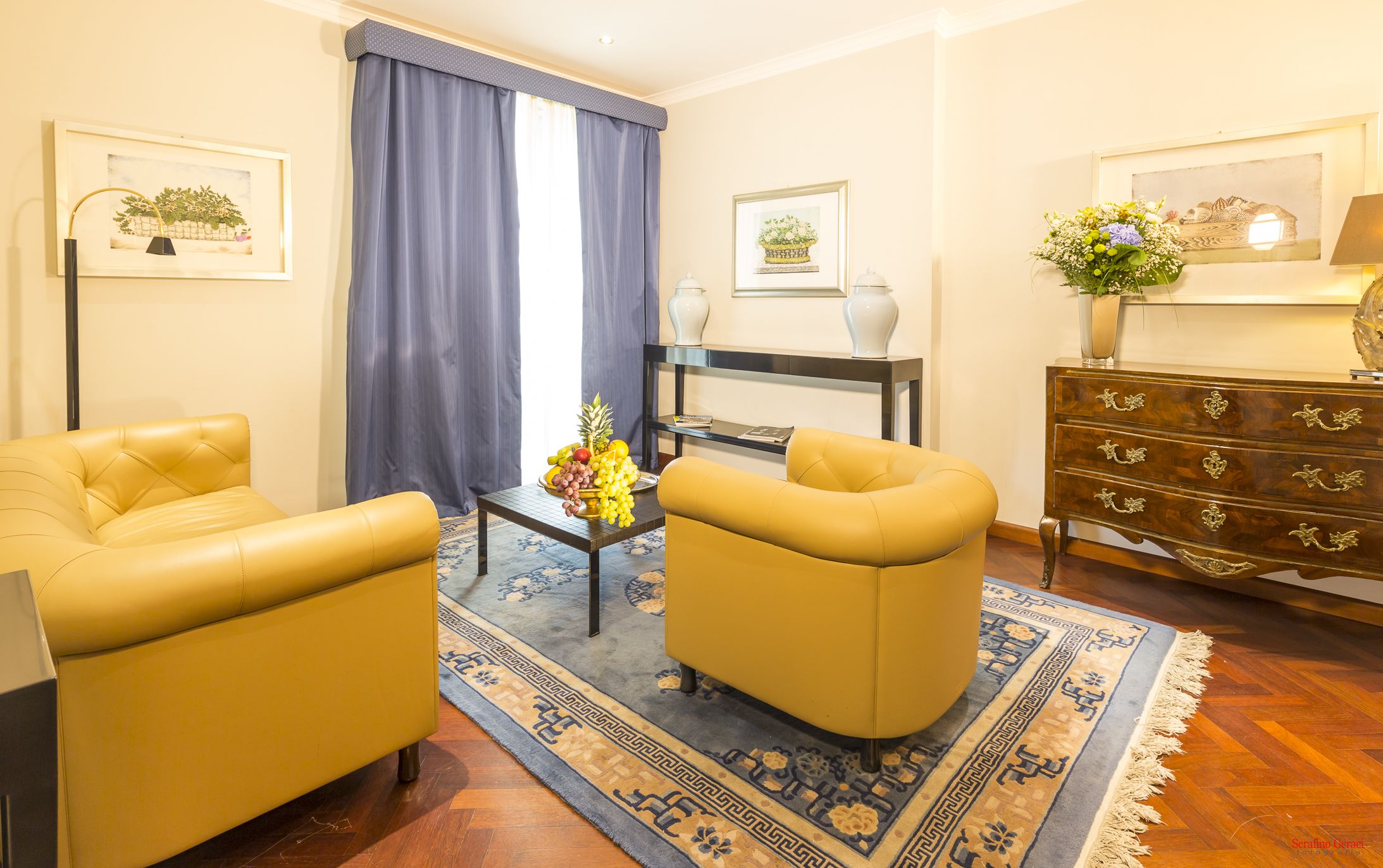 suite | living area | 32-inch tv with digital channels