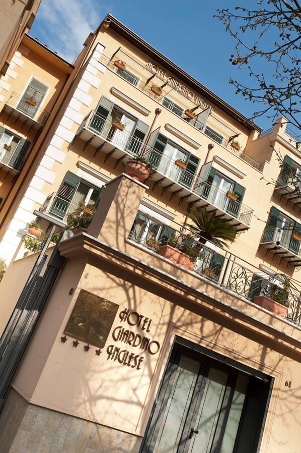 Front of property - Hotel Giardino Inglese (Palermo)