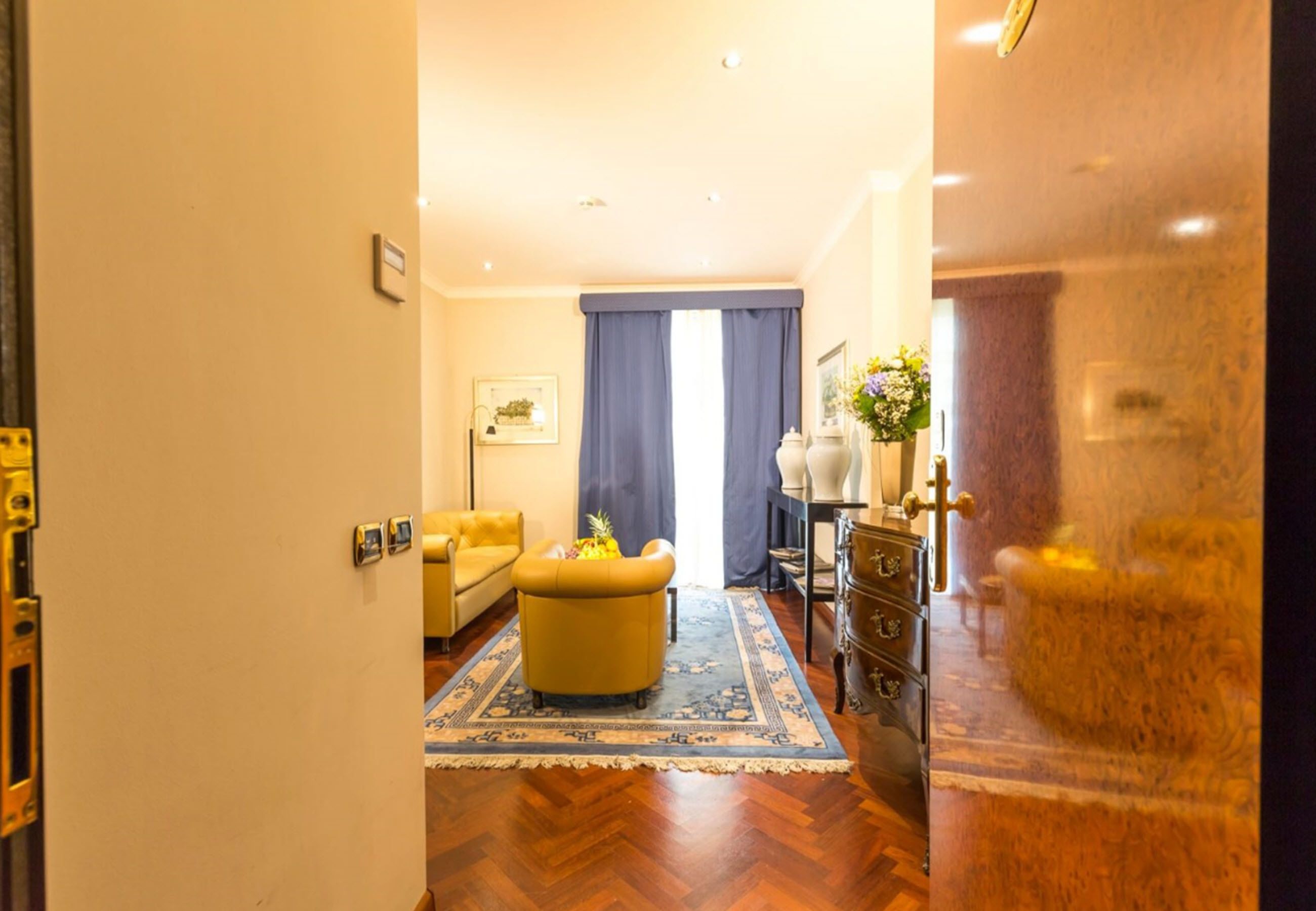 suite | bathroom | shower, rainfall showerhead, free toiletries, hair dryer