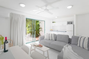 1 Bedroom Deluxe Apartment - Downstairs | Living area