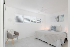 1 Bedroom Deluxe Apartment - Downstairs | 1 bedroom, premium bedding, individually decorated - Chez Noosa Holiday Apartments (Sunshine Beach)