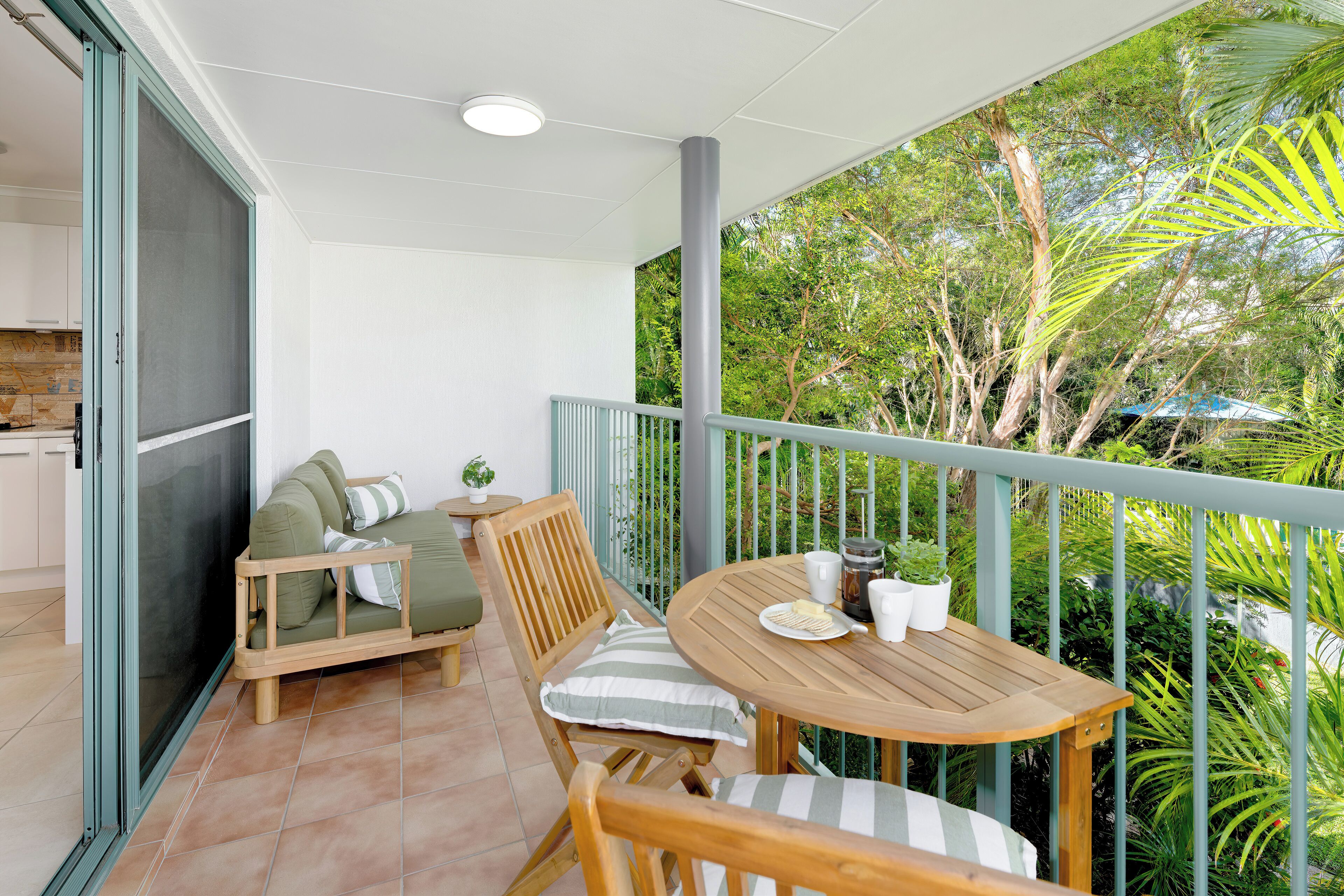 1 Bedroom Supreme Apartment - Upstairs | Balcony