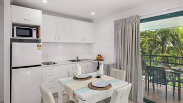 豪華公寓, 1 間臥室, 廚房 | 私人廚房 | 大型冰箱、微波爐、爐台、咖啡機/沖茶器