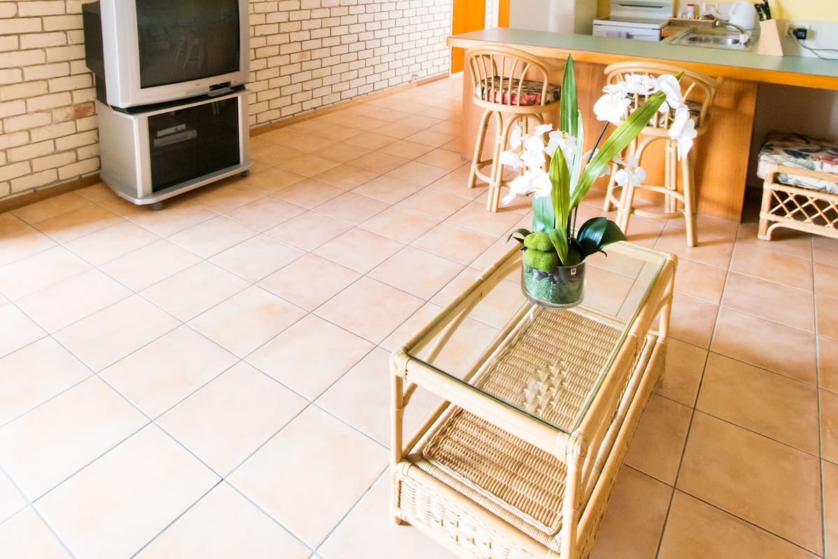 Family Apartment, 3 Bedrooms | 1 bedroom, desk, bed sheets