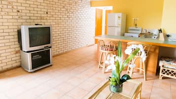 Apartamento familiar, 3 habitaciones | 1 dormitorio, escritorio, ropa de cama