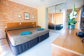 Standard-Studio | 1 Schlafzimmer, Schreibtisch, Bettwäsche