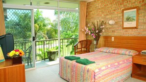 Room - Bombora Resort (Gold Coast)