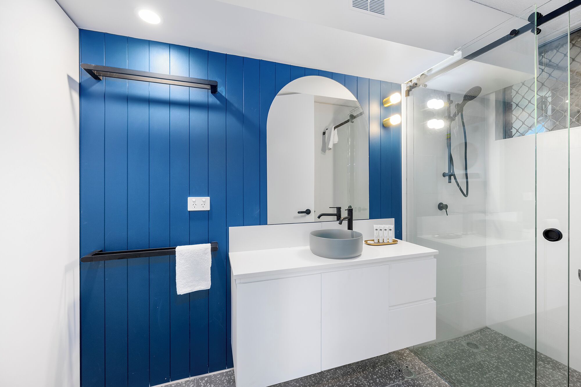 2 bedroom superior apartment | bathroom | shower, free toiletries, hair dryer, towels