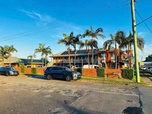 Façana frontal de l'allotjament