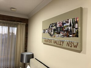 Deluxe Room, 1 King Bed | Desk, iron/ironing board, free WiFi, bed sheets - Aussie Rest Motel (Cessnock)