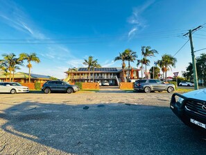 Façana frontal de l'allotjament