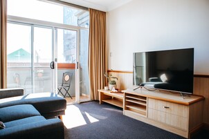 Executive King 2 Bed Apartment | Living area