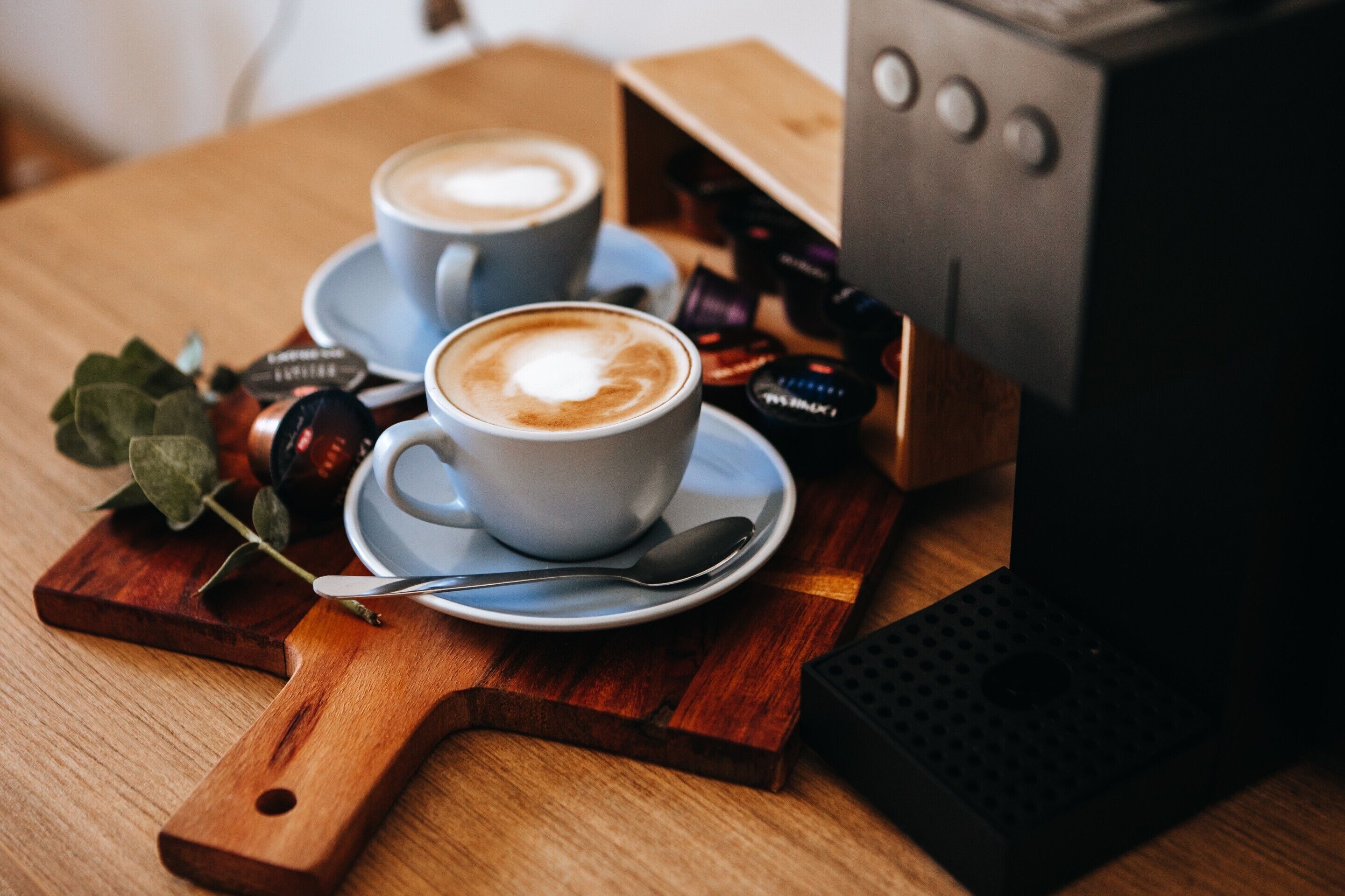 Kopi dan/atau alat penyeduh kopi