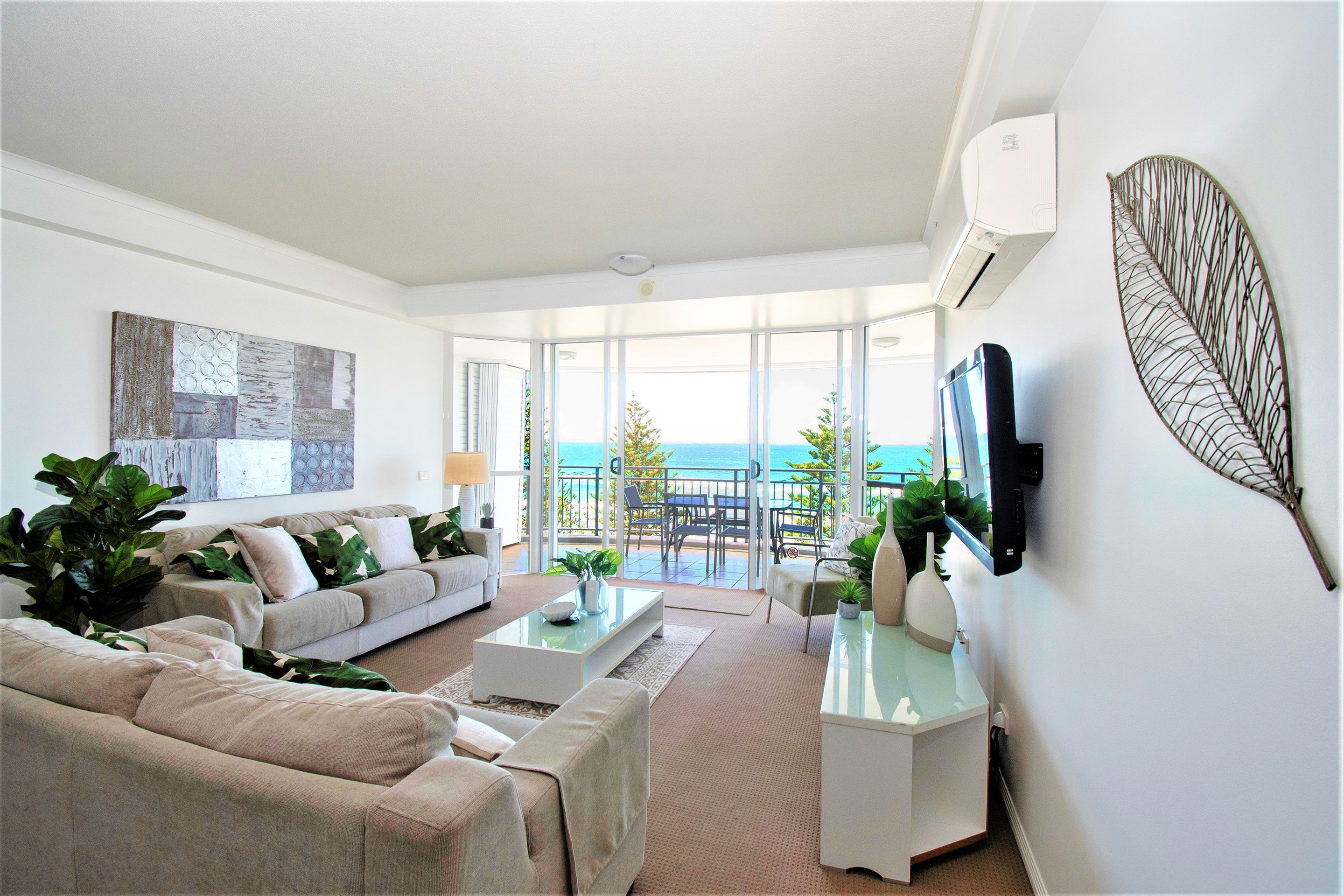 Iron/ironing board, cribs/infant beds, rollaway beds, bed sheets