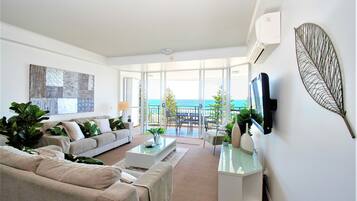 Tabla de planchar con plancha, cunas y camas plegables/adicionales