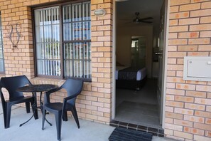 Standard Room, Kitchenette (Queen Room) | Balcony