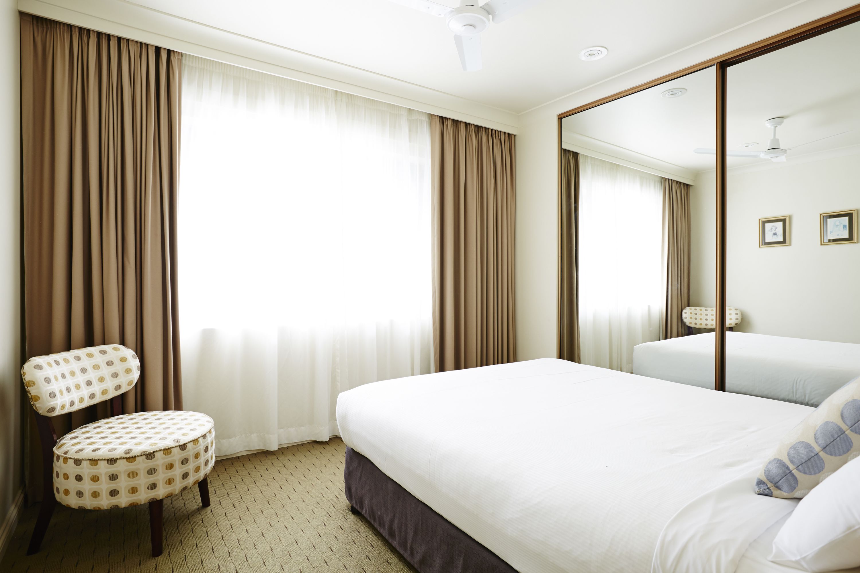 apartment, 2 bedrooms  (queen, single bunks) | minibar, desk, iron/ironing board, free wifi