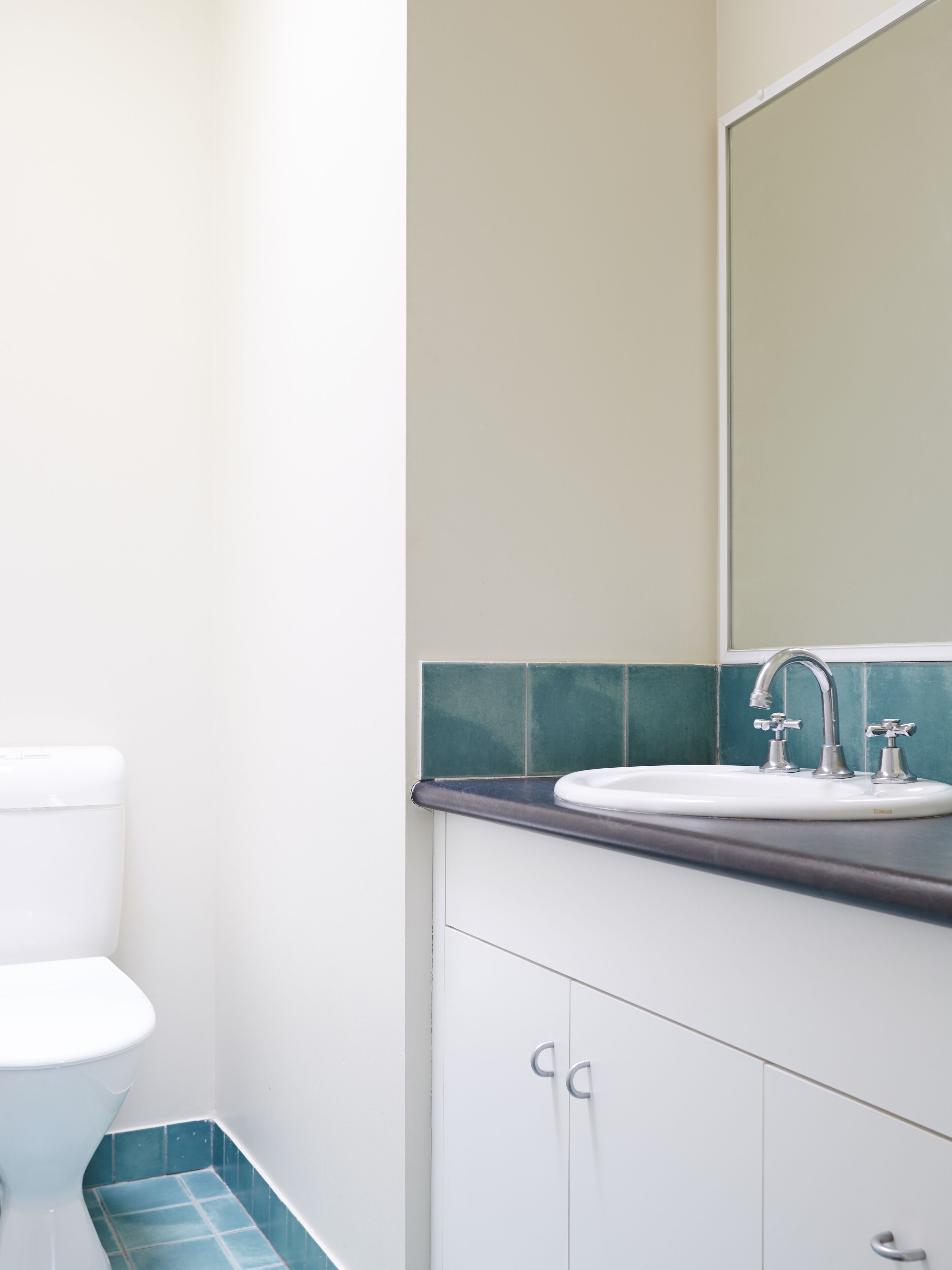 apartment, 2 bedrooms  (queen, single bunks) | bathroom | shower, free toiletries, towels