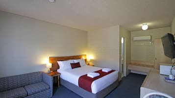 Queen Room (1 Queen) | Desk, iron/ironing board, free WiFi, bed sheets