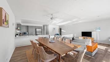 Superior Apartment | Living area | TV, table tennis