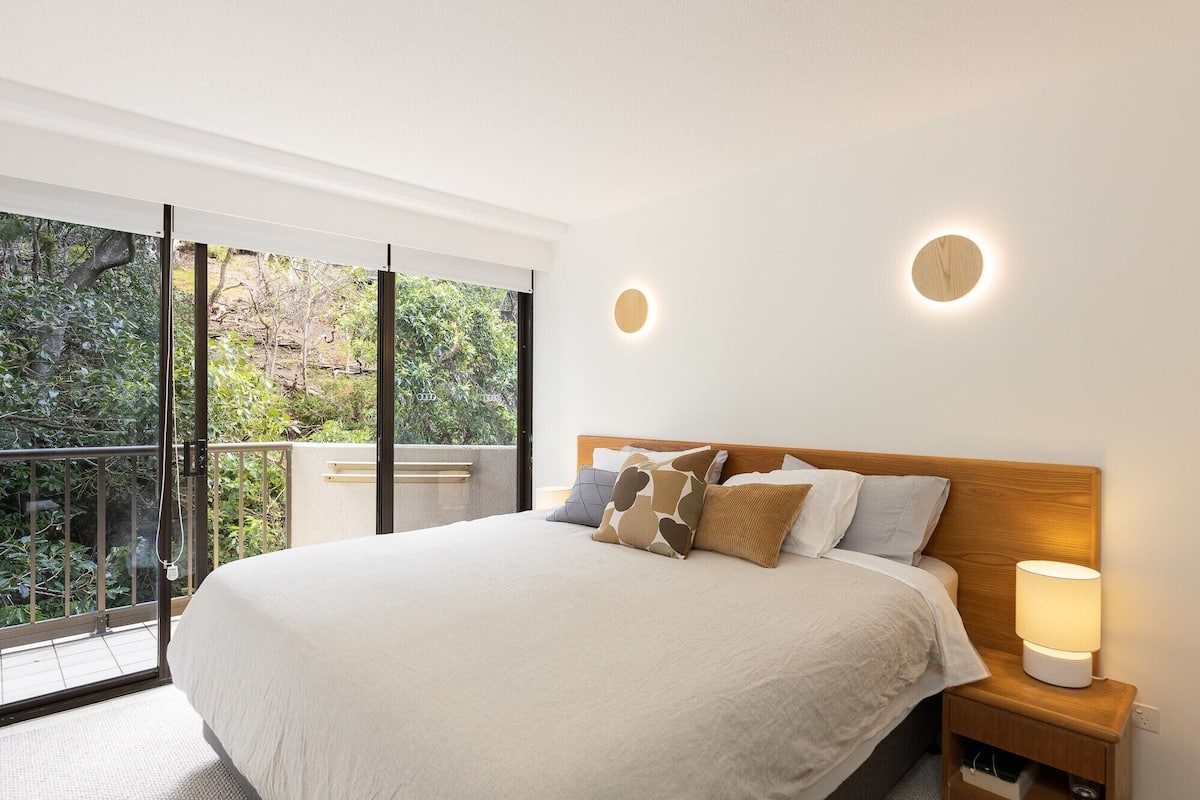Apartment, 1 Bedroom | 3 bedrooms, desk, soundproofing, iron/ironing board