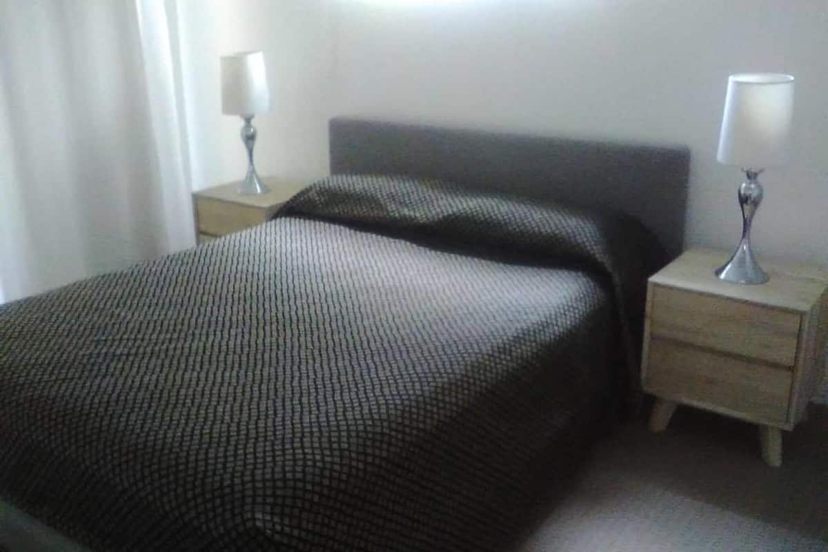 Iron/ironing board, rollaway beds, WiFi, bed sheets
