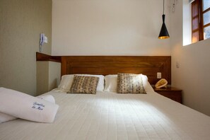 20 間睡房、房內夾萬、熨斗/熨衫板、免費 Wi-Fi