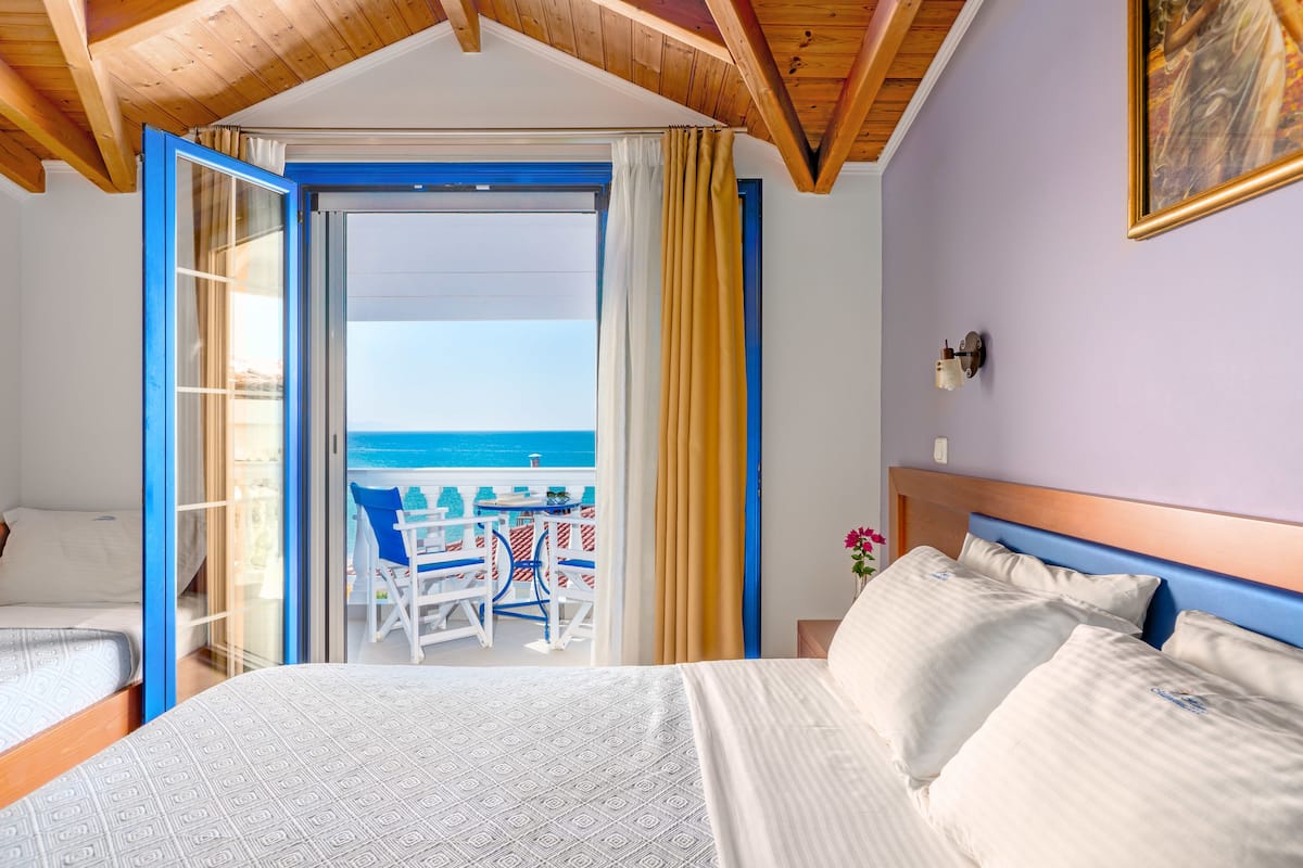 triple room, sea view (with kitchen) | desk, soundproofing, rollaway beds, free wifi