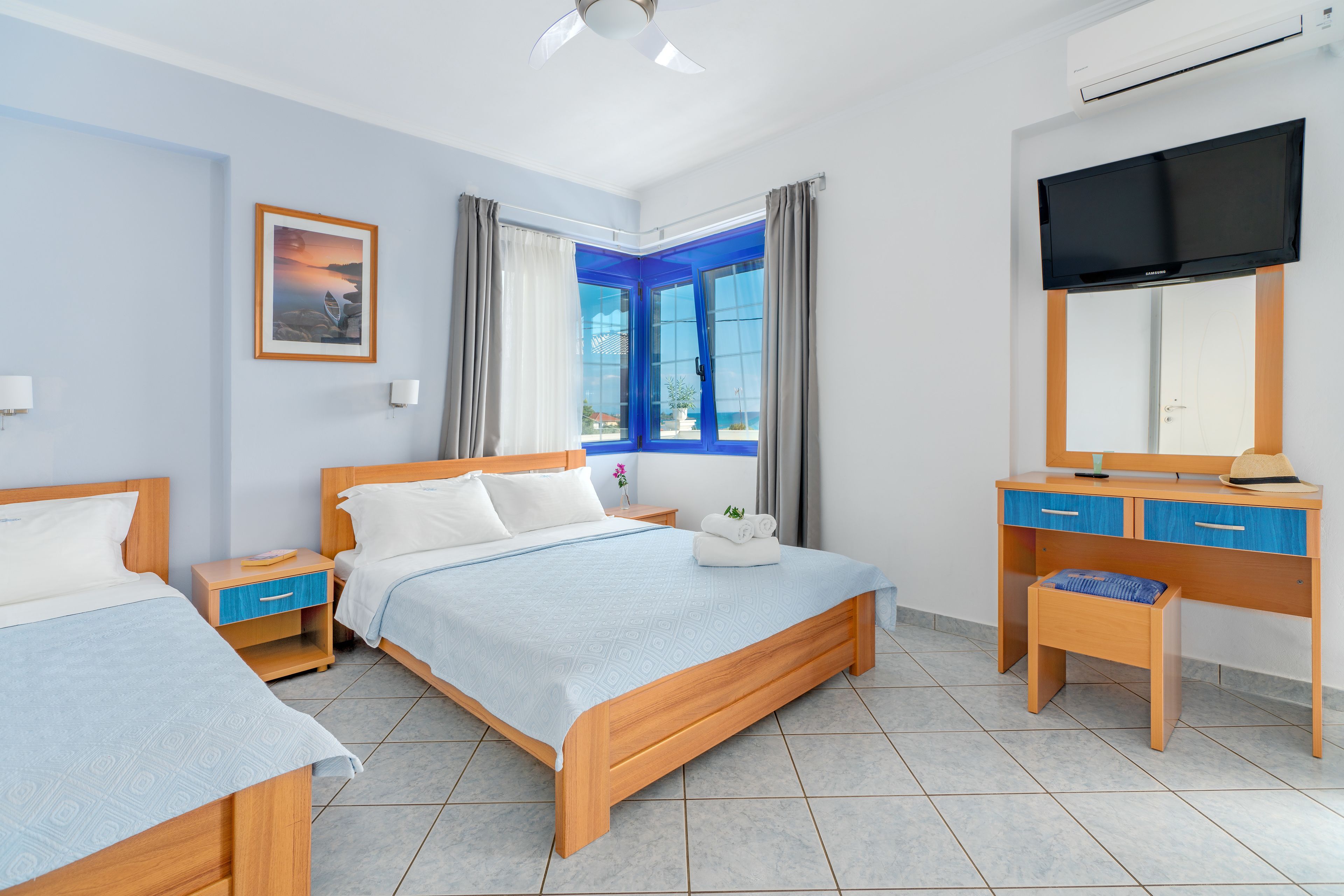 triple room, sea view (with kitchen) | desk, soundproofing, rollaway beds, free wifi