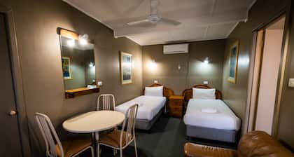 Ardeanal Motel West Wyalong