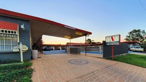Unclassified image, 3 of 31, button - Ardeanal Motel West Wyalong (West Wyalong)