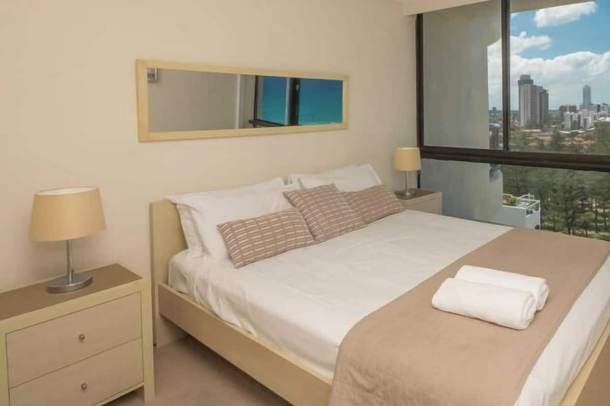 1 bedroom, individually decorated, individually furnished
