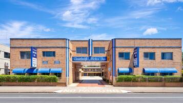 Fachada de la propiedad