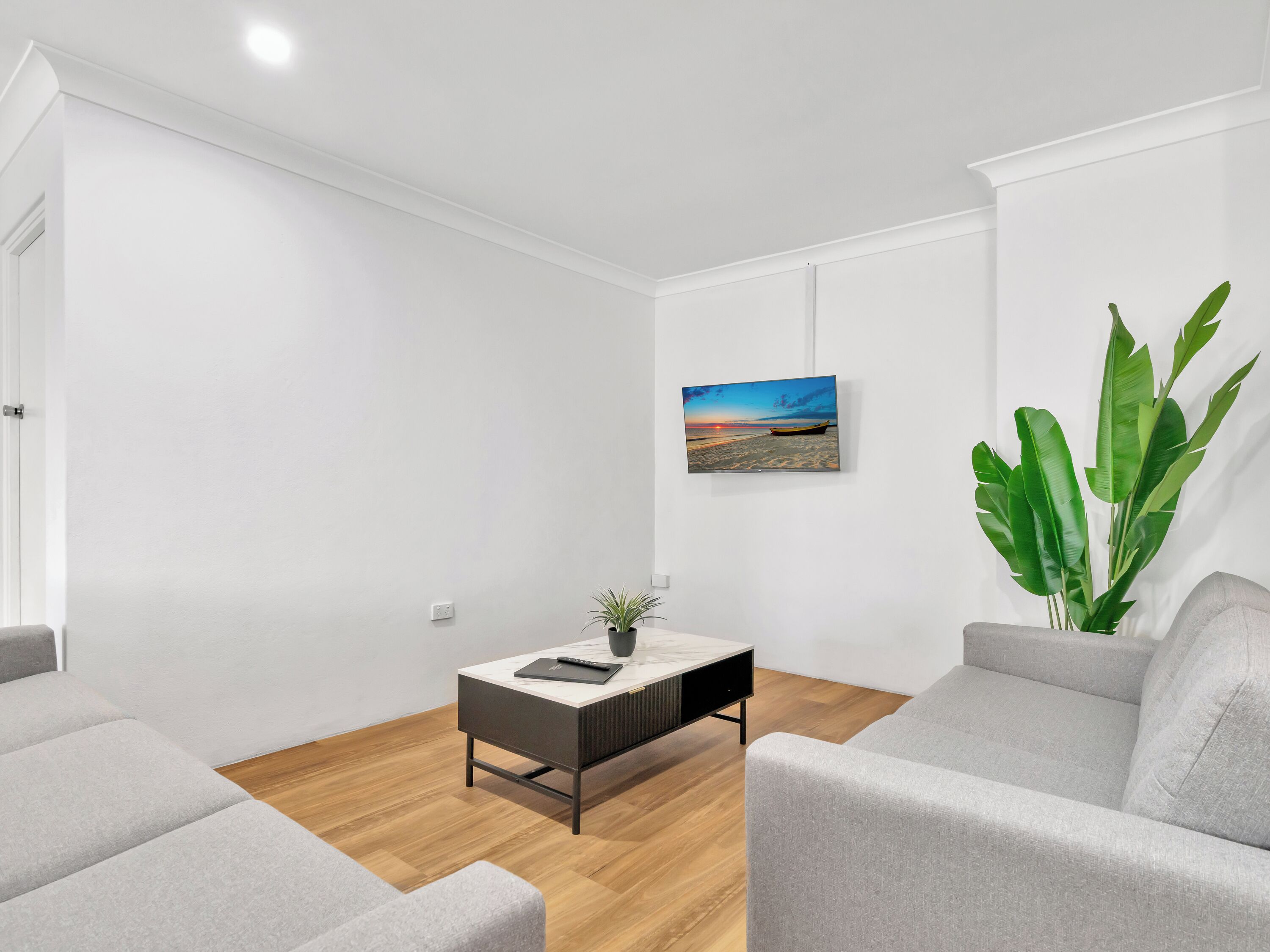 Deluxe Apartment | Living area | 32-inch Smart TV with digital channels, TV