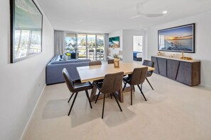 Apartamento, 2 quartos (Apartment Eleven) | Opções para refeição no quarto