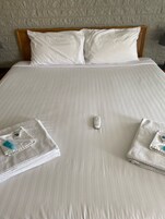 Decoración personalizada, muebles diferentes y escritorio 