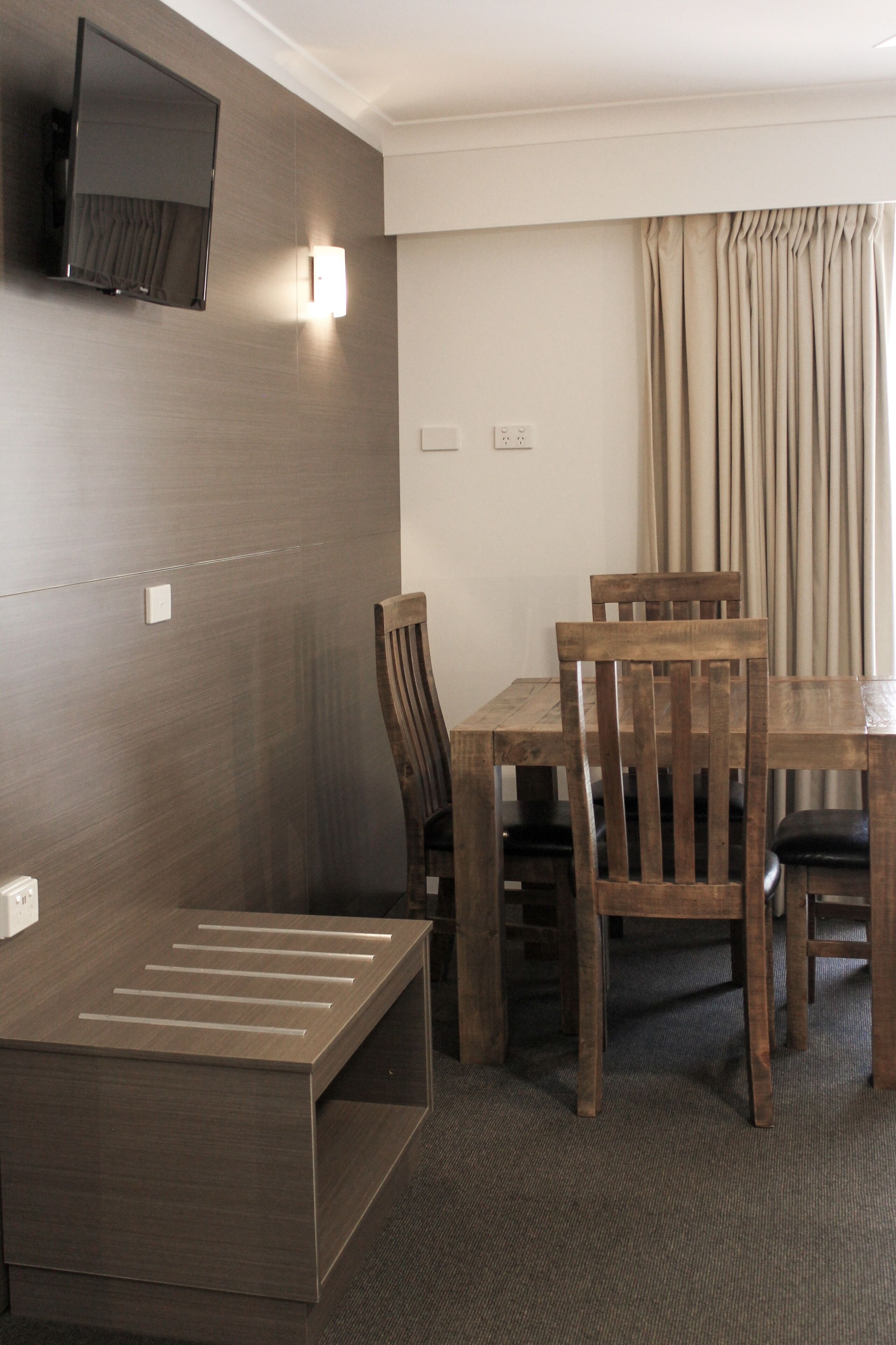 Rum (2 Bedroom Family Unit) | Vardagsrum | Platt-tv