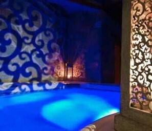 室內 Spa 池