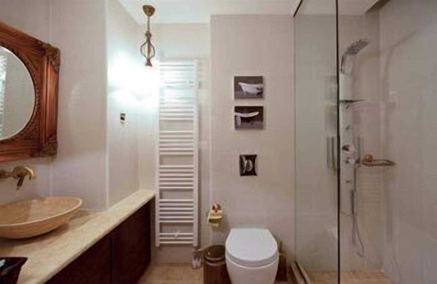 shower, free toiletries, hair dryer, bathrobes