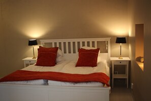 Double Room, Private Bathroom | Individually decorated, blackout drapes, free WiFi, bed sheets