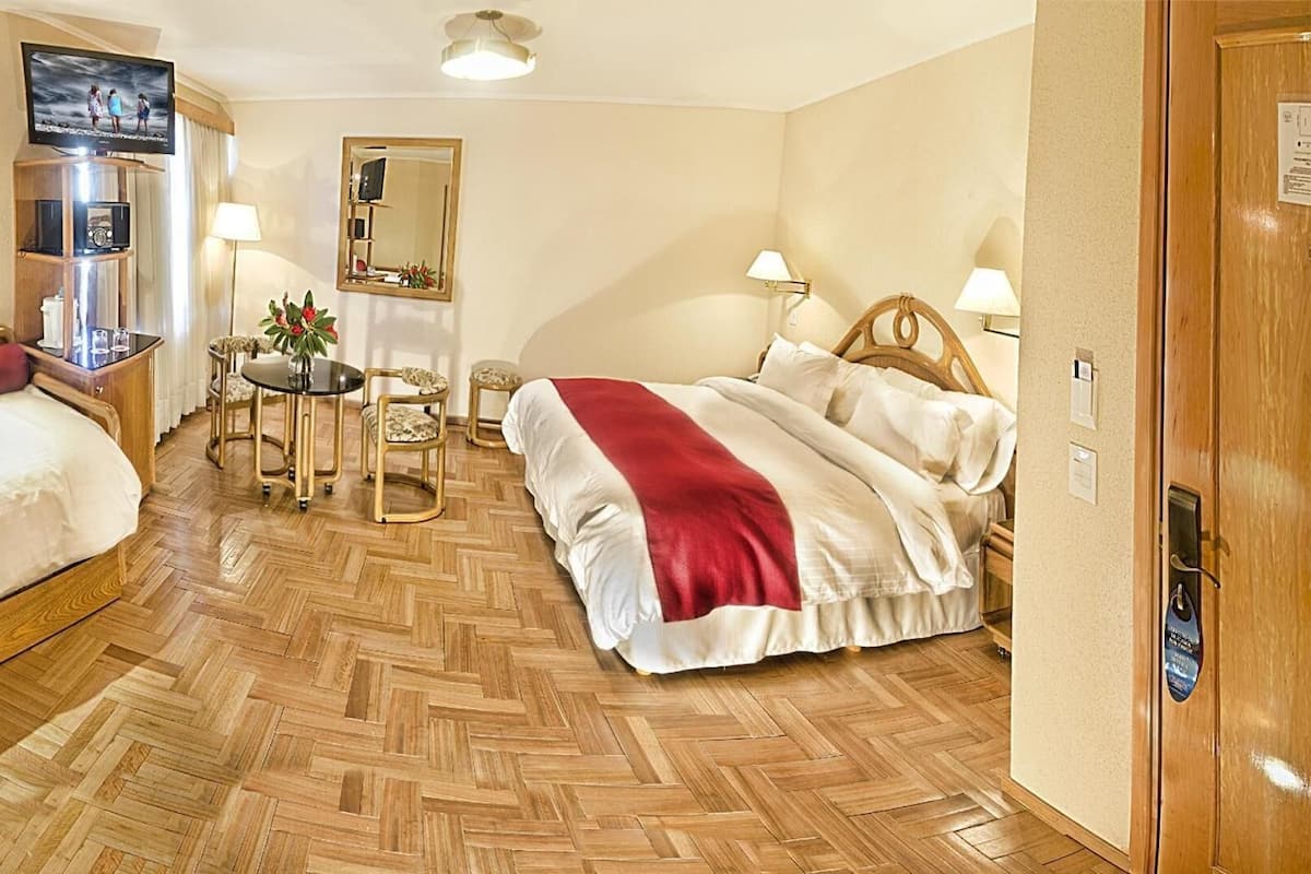 Premium bedding, down duvets, minibar, in-room safe