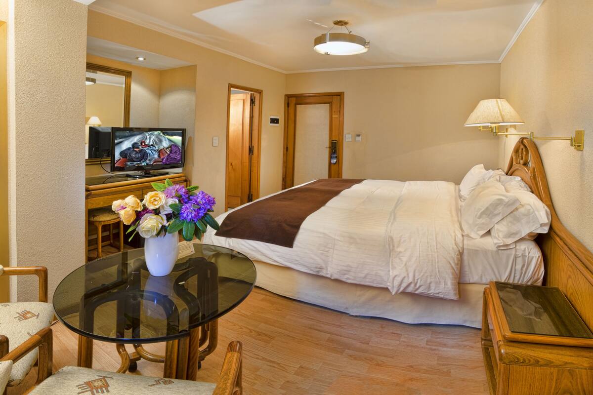 standard double room | premium bedding, down duvets, minibar, in-room safe