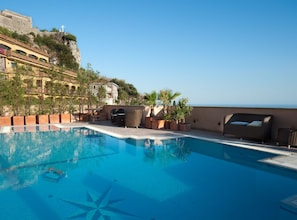 Outdoor pool, sun loungers