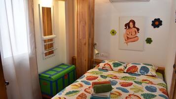 Appartement, 2 slaapkamers | 1 slaapkamer, luxe beddengoed, donzen dekbedden, een kluis op de kamer